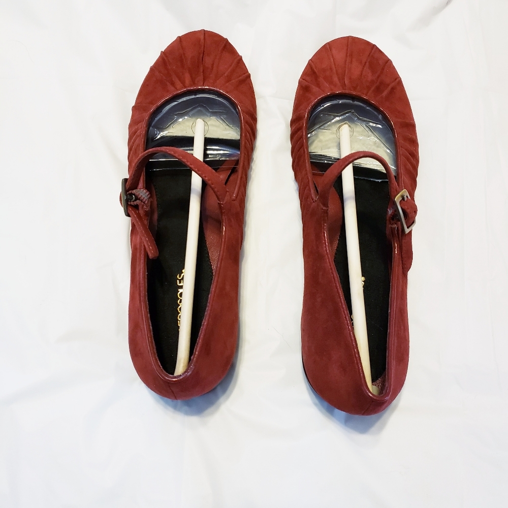 Aerosoles "Bec to Basics" casuals.